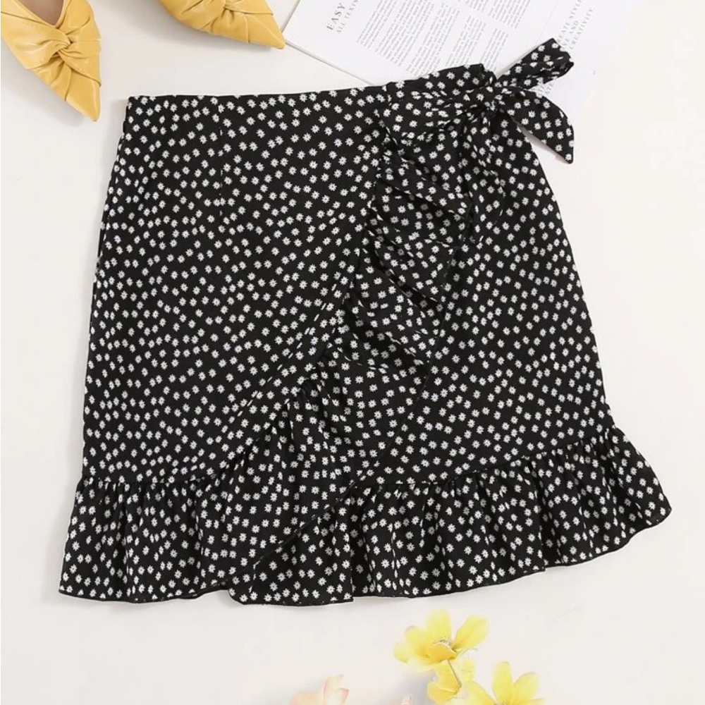 NWOT Shein Floral Skirt